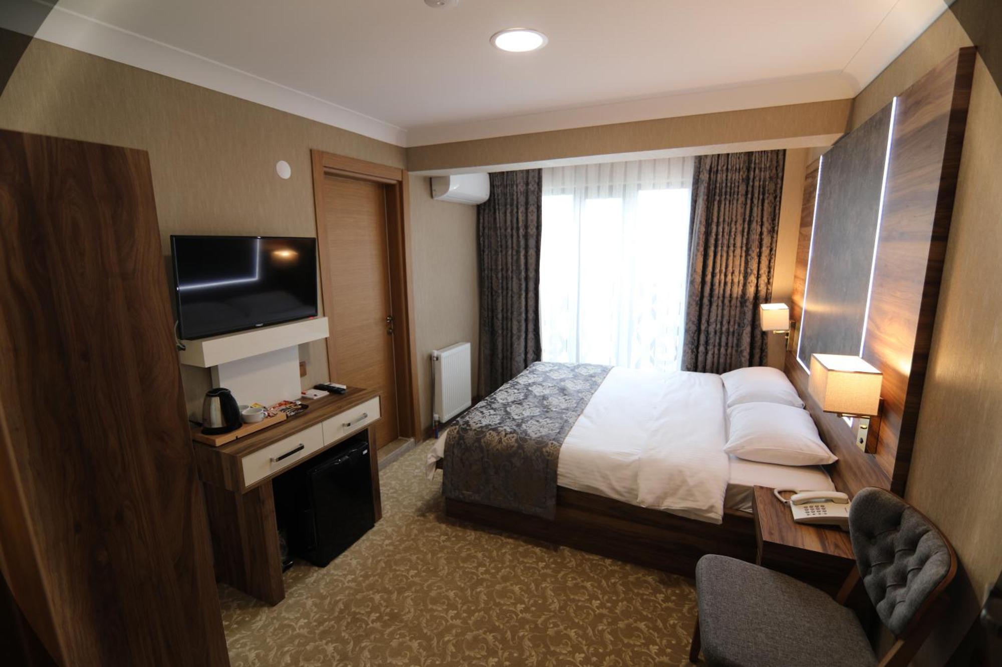 Marbes Hotel Kirklareli Bagian luar foto