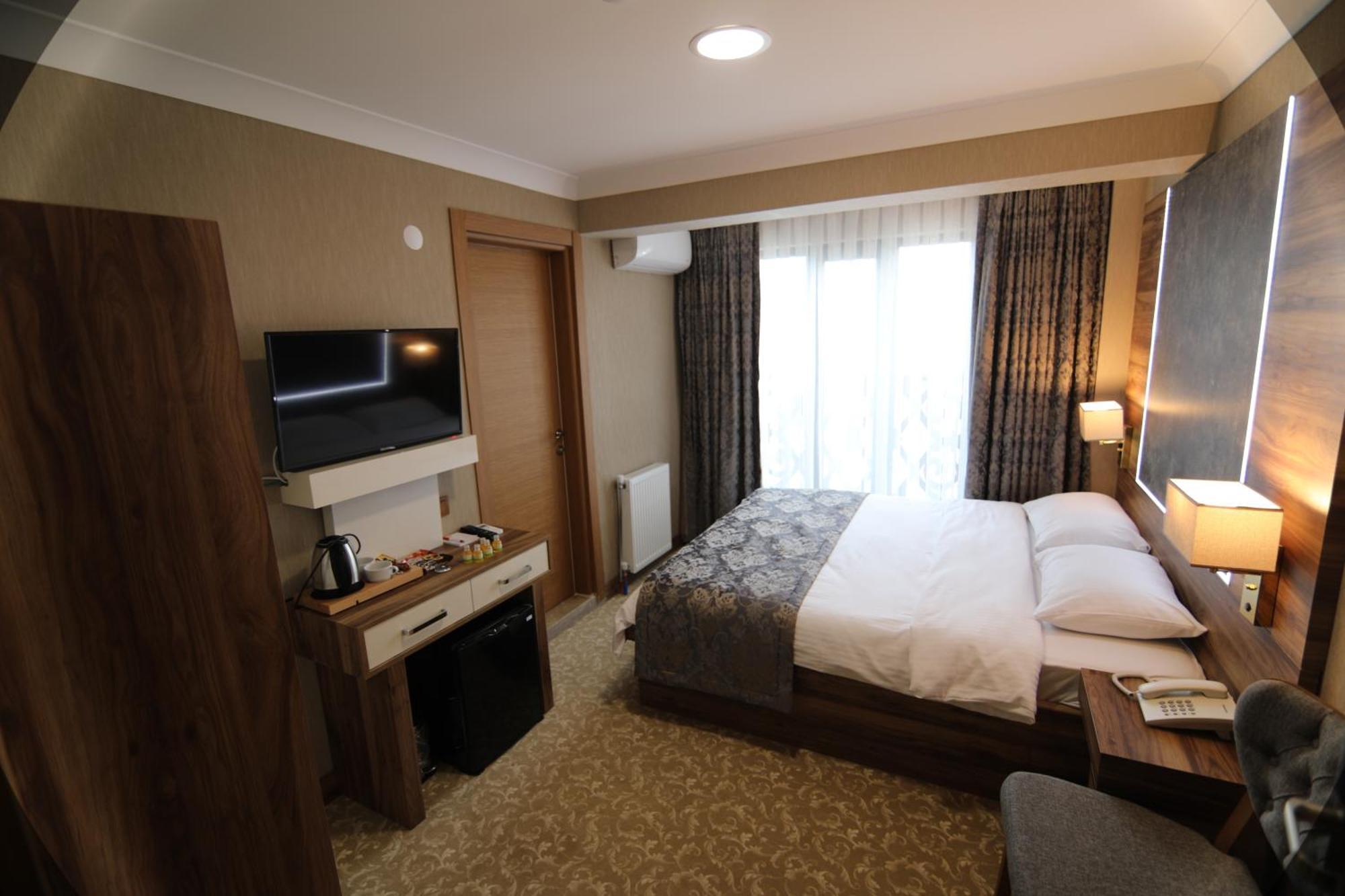 Marbes Hotel Kirklareli Bagian luar foto